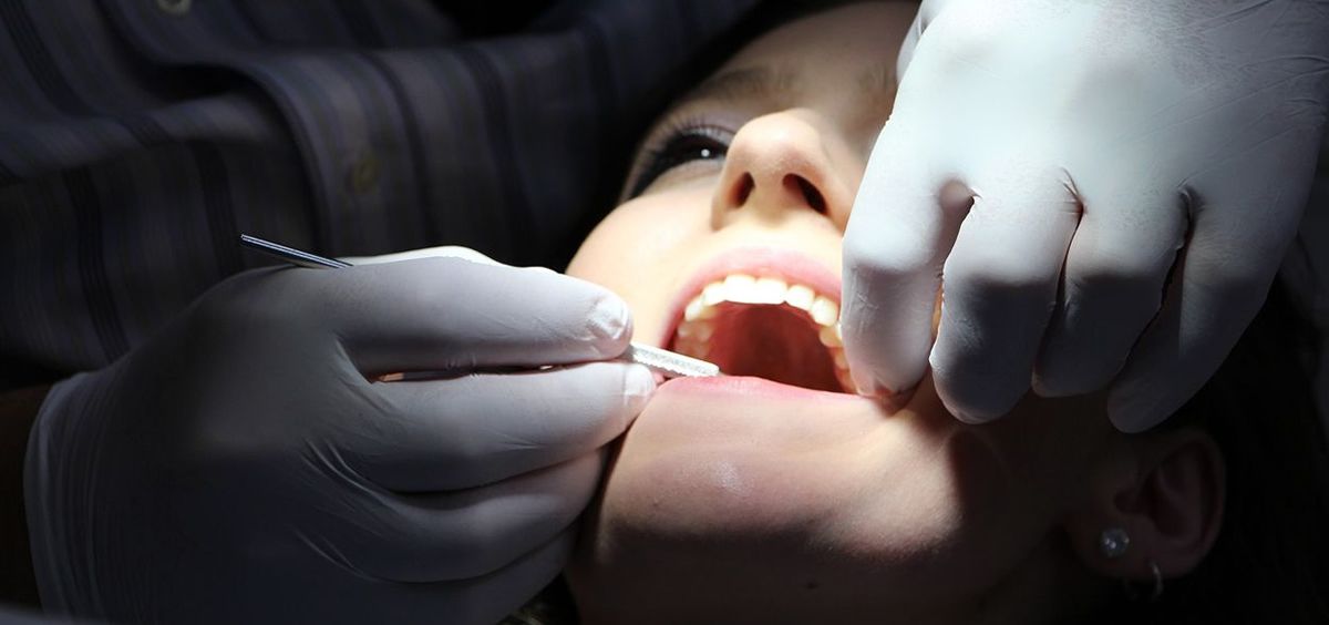 Condenan por intrusismo a un falso dentista en Madrid