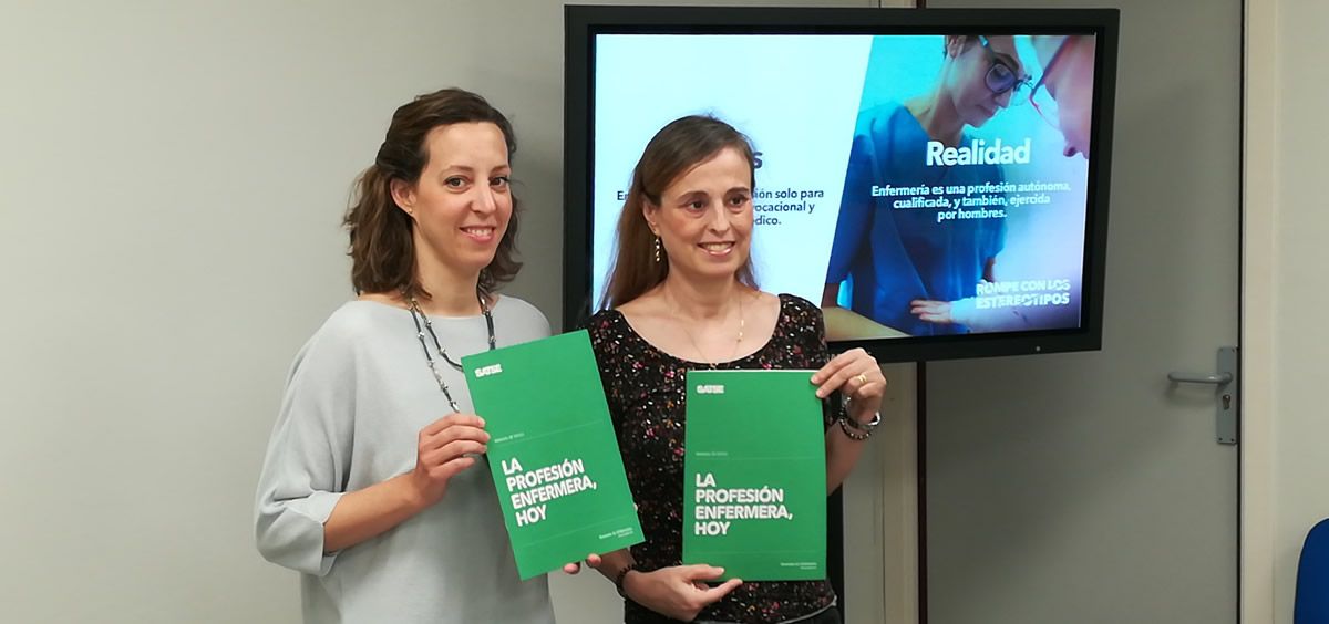 De izquierda a derecha: Mar Rocha y María José García, en la presentación este martes del manual de estilo 'La profesión enfermera, hoy'