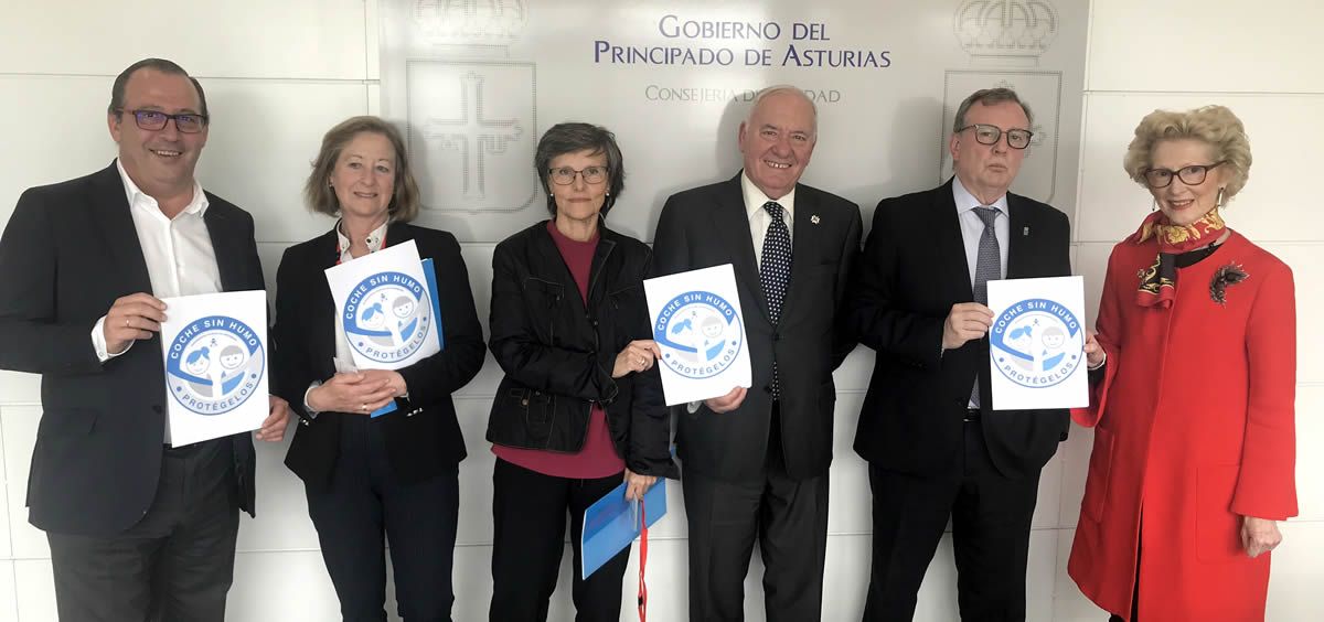 Representantes del Consejo General de Enfermería y del Principado de Asturias se han reunido para abordar la campaña #CocheSinHumo