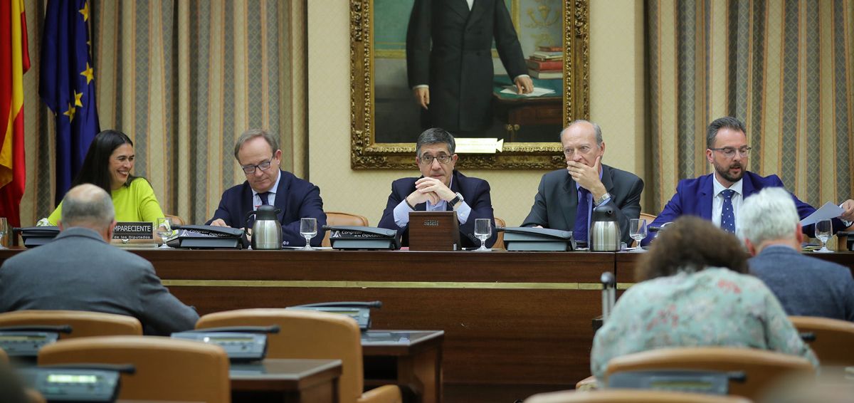 El secretario general de Sanidad, José Javier Castrodeza, ha comparecido este miércoles en la Comisión de Sanidad para responder a preguntas del PSOE.