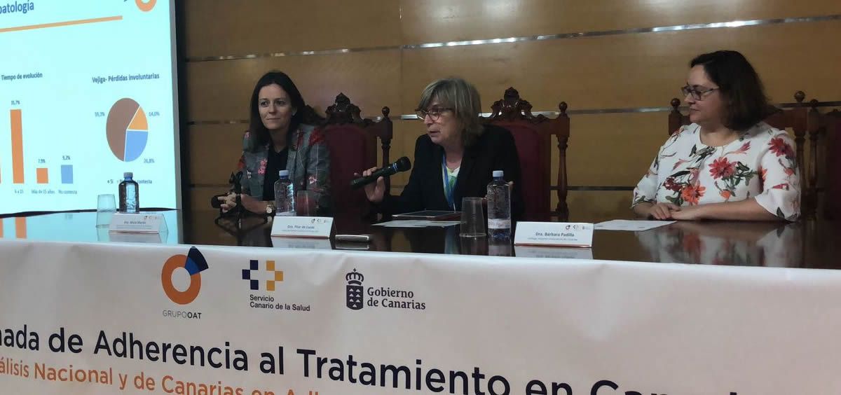 Las especialistas Alicia Martín, Pilar de Lucas y Bárbara Padilla durante la jornada sobre adherencia celebrada en Canarias