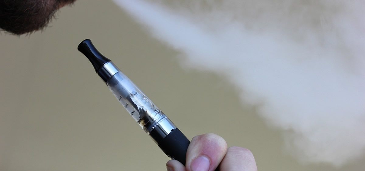 En España no se ha prohibido el cigarrillo electrónico a pesar de las recomendaciones de la CNPT