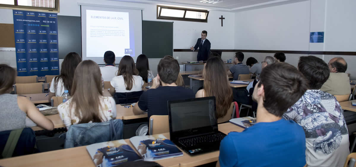 A.M.A. analiza la responsabilidad civil de los médicos en la Universidad Católica de Murcia