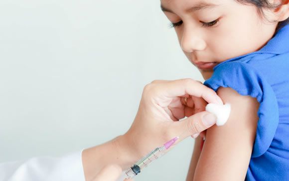 La vacuna contra la meningitis B vuelve a estar disponible en las farmacias 