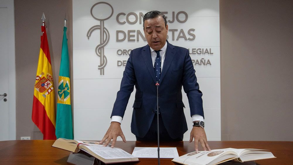 El doctor Óscar Castro Reino toma posesión de su cargo como presidente del Consejo General de Dentistas