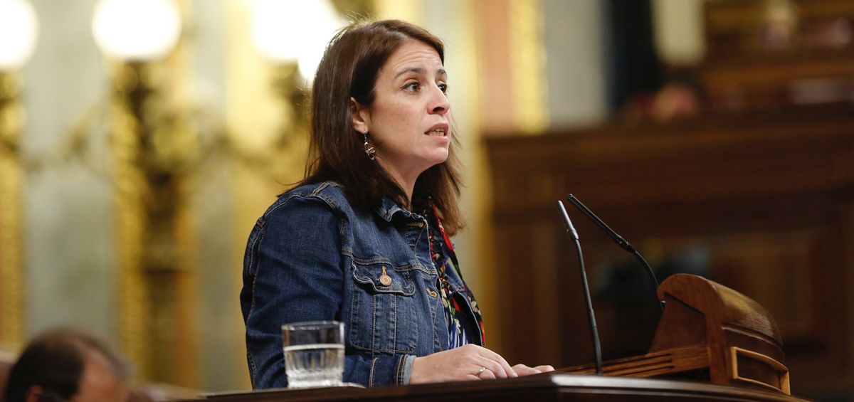 La portavoz del PSOE en el Congreso, Adriana Lastra, defendiendo la proposición de ley del PSOE para regular la eutanasia.