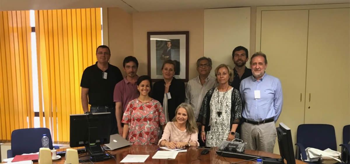 Ana Mª Arbáizar Martínez, la nueva presidenta de la Comisión Nacional de Medicina Familiar y Comunitaria, durante la firma de su cargo