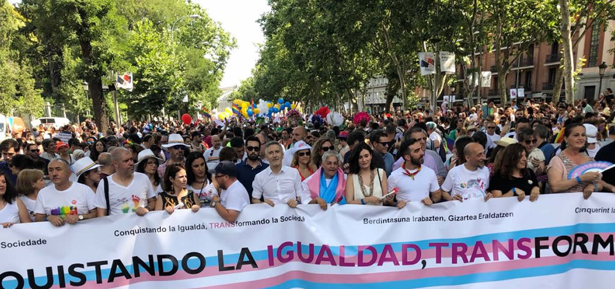 Carmen Montón encabezó la marcha estatal por el Orgullo