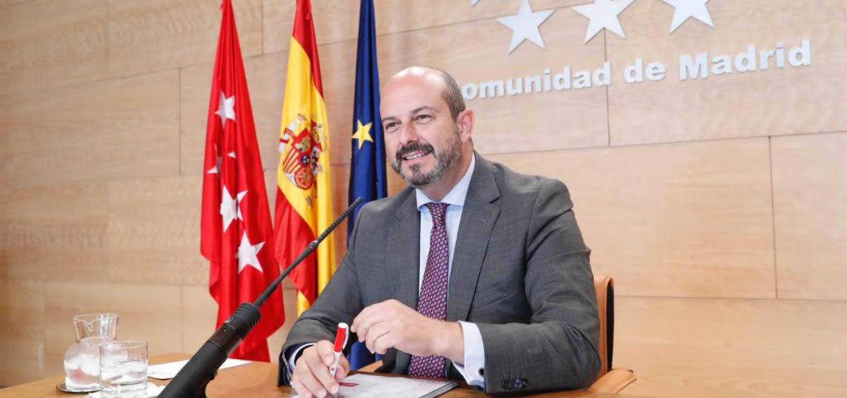 Madrid incrementa un 1,5% el salario a los sanitarios, según ha expuesto esta mañana el portavoz regional, Pedro Rollán.