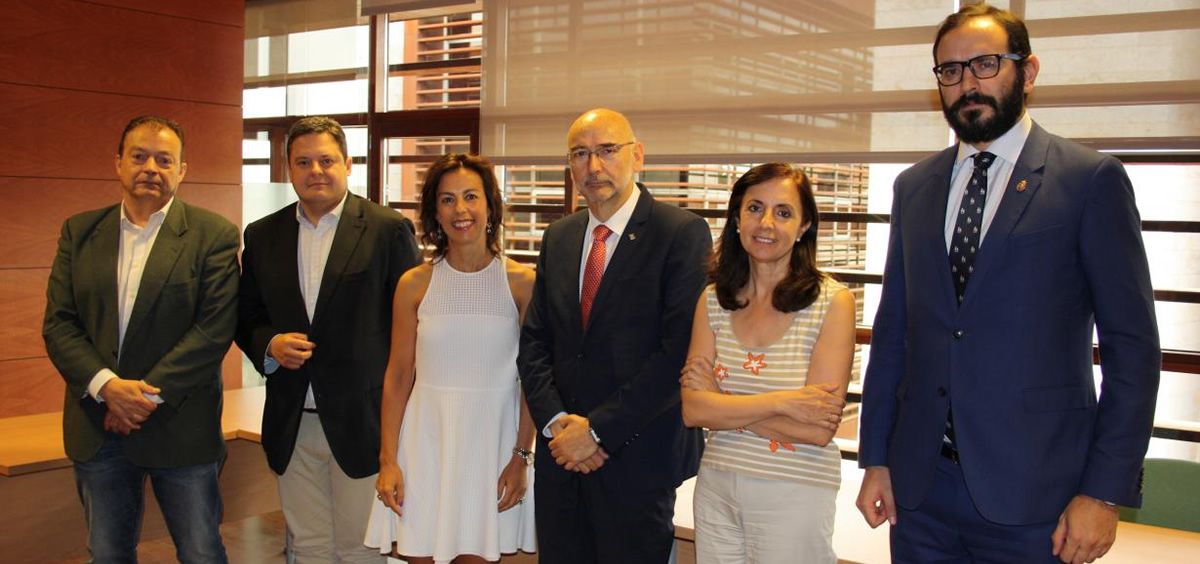 Momento de la renovación del convenio entre Sanidad de Castilla La Mancha y las farmacias para la dispensación de metadona