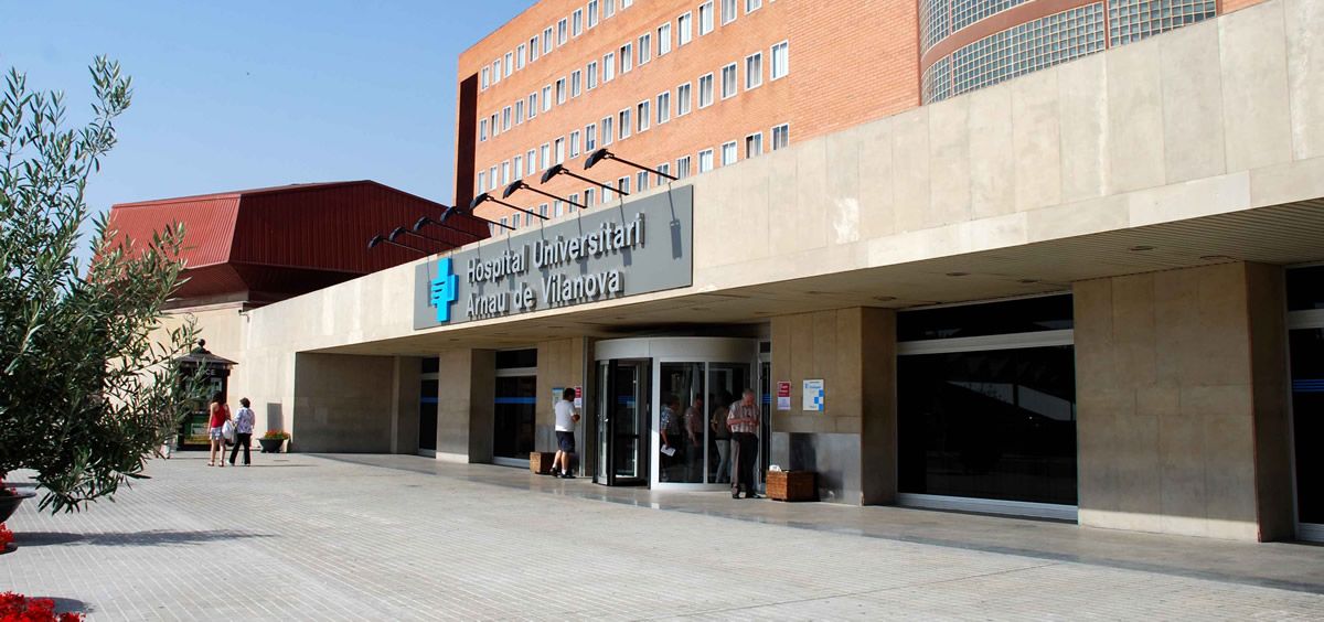 Hospital Arnau de Vilanova, donde fue atendida en un primer momento la paciente que sufrió varias negligencias médicas
