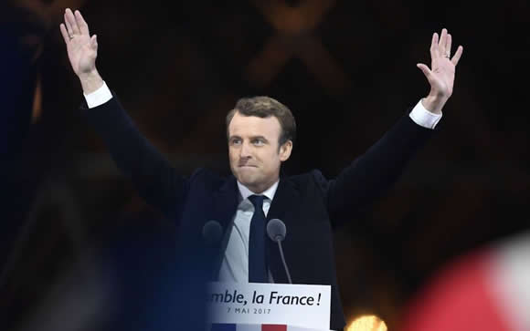 Macron se propone bajar las altas tasas de muerte prematura en Francia por alcohol y tabaco
