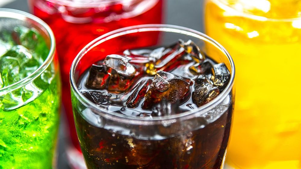 Los refrescos edulcorados reducen el riesgo de cáncer de colon