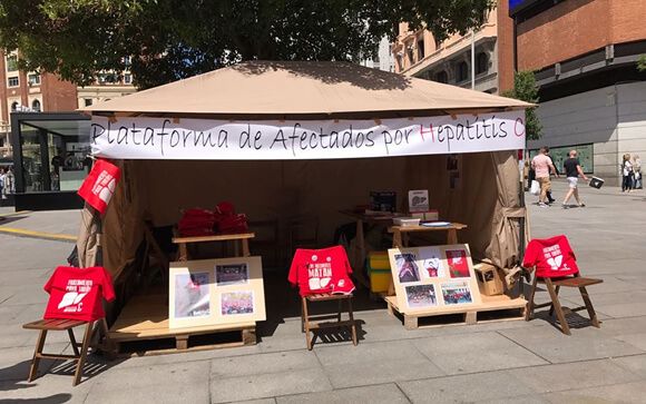 Carpa de la Plafhc instalada estos días en Madrid para informar sobre la situación de los pacientes