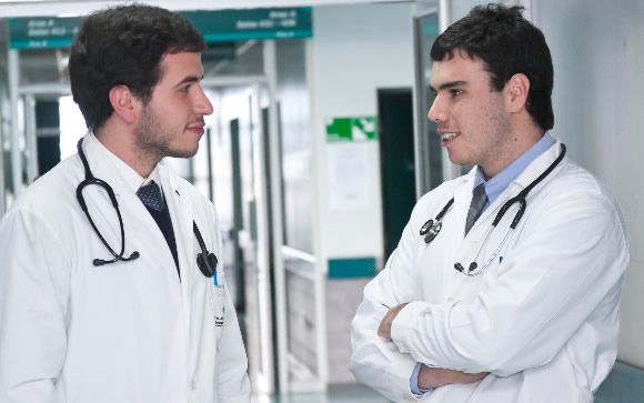 Los estudiantes de Medicina actúan contra la discriminación sanitaria del colectivo LGTB