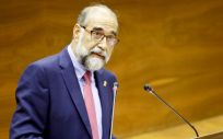 Fernando Domínguez, consejero de Salud interviniendo en el Parlamento de Navarra.