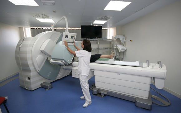 Andalucía aprueba la donación de 40 millones de la Fundación Amancio Ortega para equipamiento oncológico