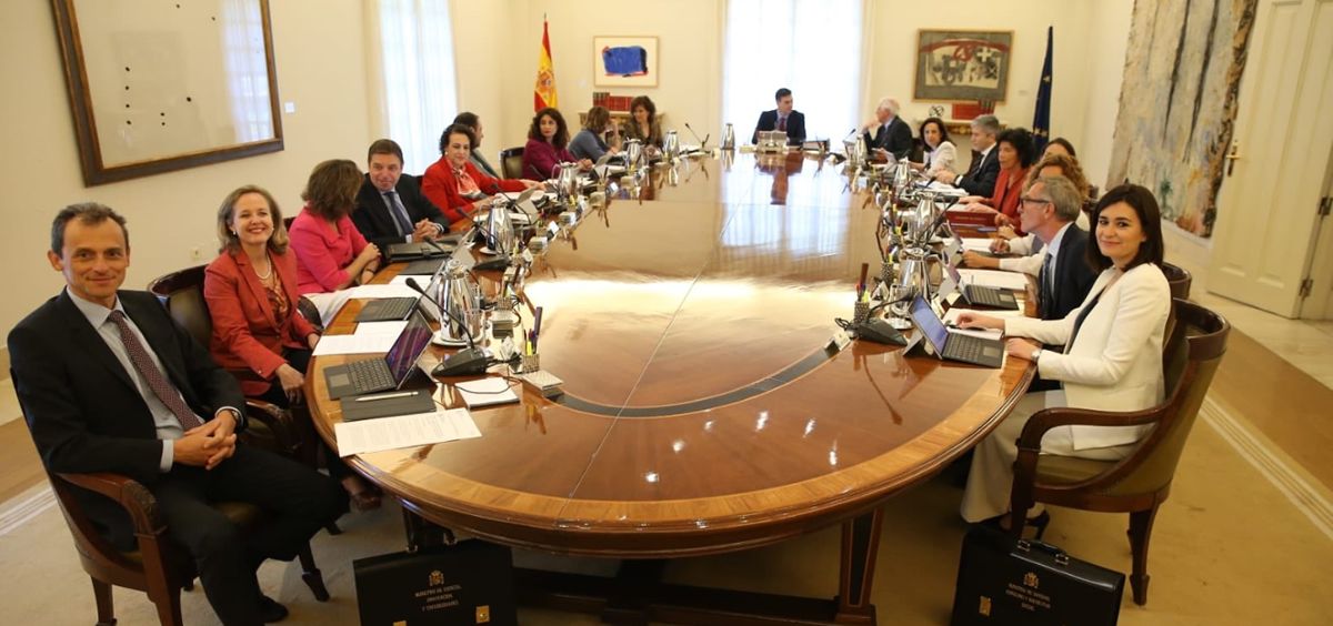 Reunión del Consejo de Ministros en el Palacio de la Moncloa, con la ministra de Sanidad, Carmen Montón, en primer término.