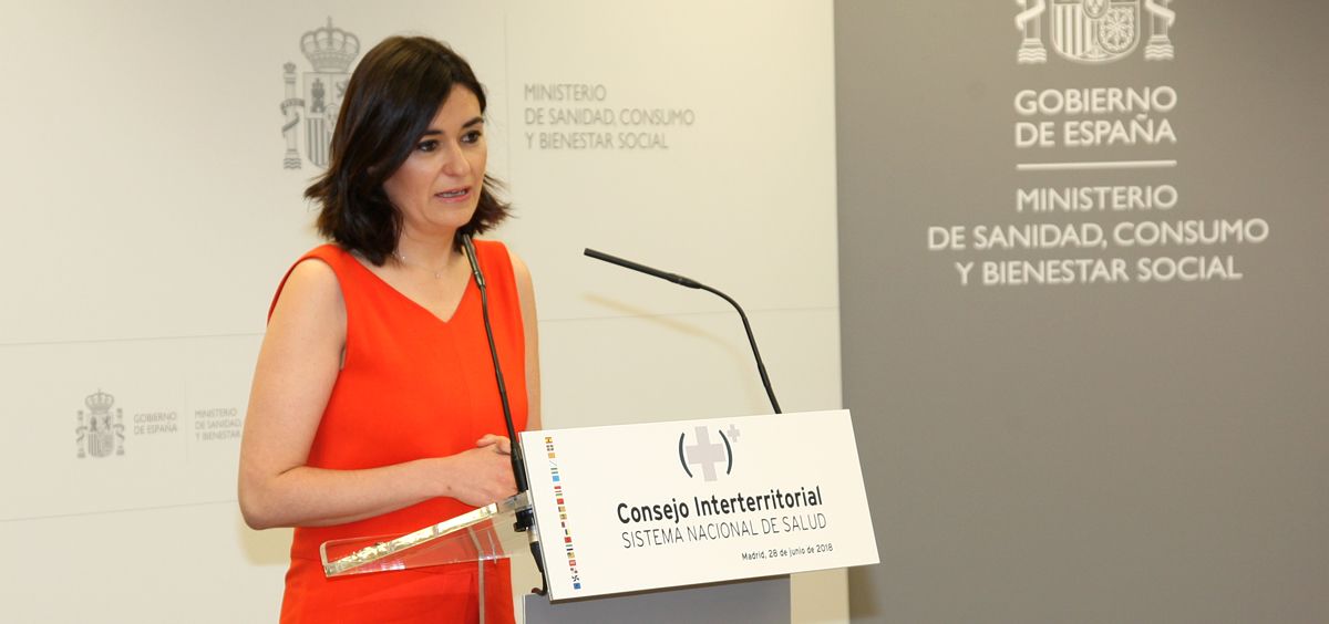La ministra de Sanidad, Carmen Montón, explicando su propuesta de universalidad en el pasado Consejo Interterritorial.
