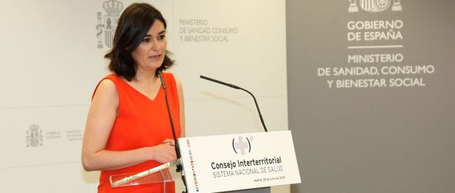 La ministra de Sanidad, Carmen Montón, explicando su propuesta de universalidad en el pasado Consejo Interterritorial.