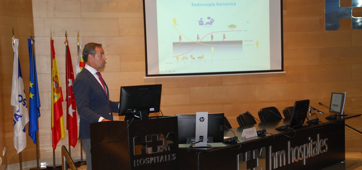 El doctor Gontrand López Nava durante su ponencia en el MIBE 2018