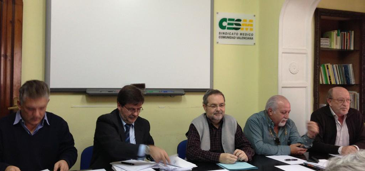 El secretario general del Sindicato Médico (CESMCV-SAE), Andrés Cánovas, durante una asamblea de la organización.