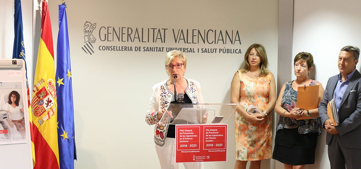La Consejera de Sanidad, Ana Barceló, durante la presentación del Plan Integral de Prevención de las Agresiones en el Entorno Sanitario.