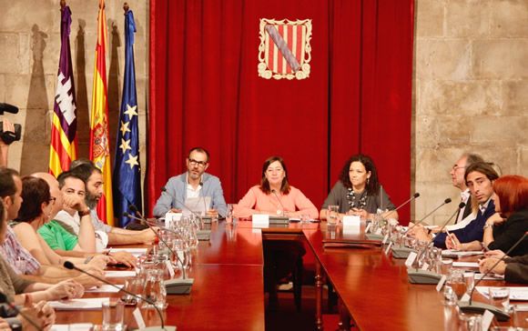 Baleares anuncia la convocatoria de 4.500 plazas sanitarias entre 2017-2020