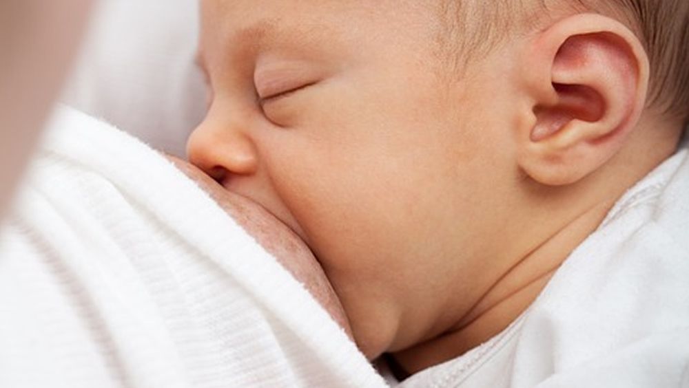 La lactancia reduce el estrés a los bebés