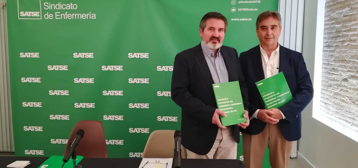 De izquierda a derecha: Alfonso Jesús Cruz Lendínez y Manuel Cascos, en la presentación del informe que Satse ha dado a conocer este martes
