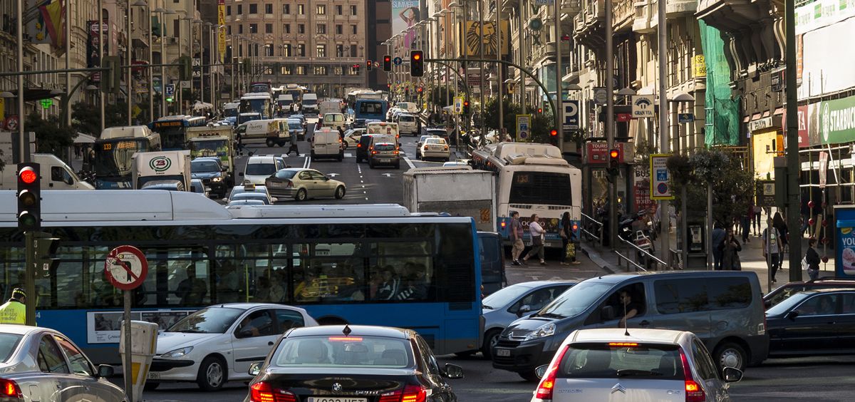 El tráfico, uno de los principales factores contaminantes (El aire que respiras: la contaminación atmosférica en las ciudades)