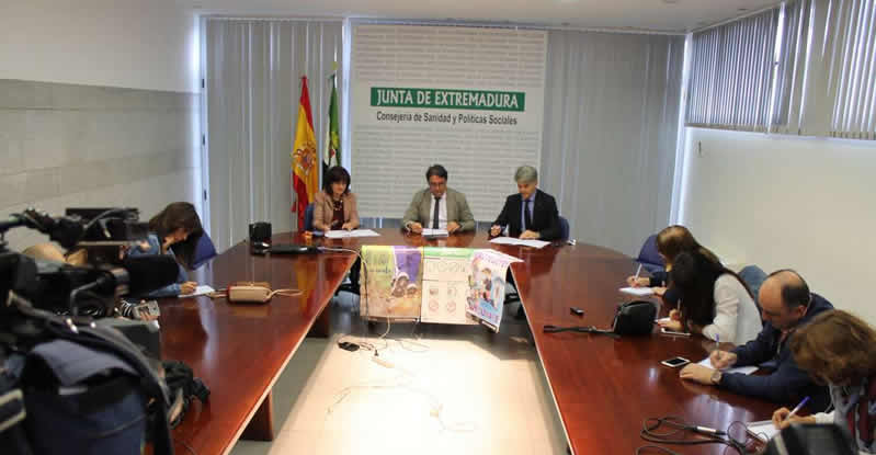 Presentación en rueda de prensa de la Campaña contra la gripe en Extremadura