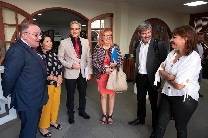 Líderes políticos, técnicos y sanitarios se unen por la promoción de la salud en Canarias