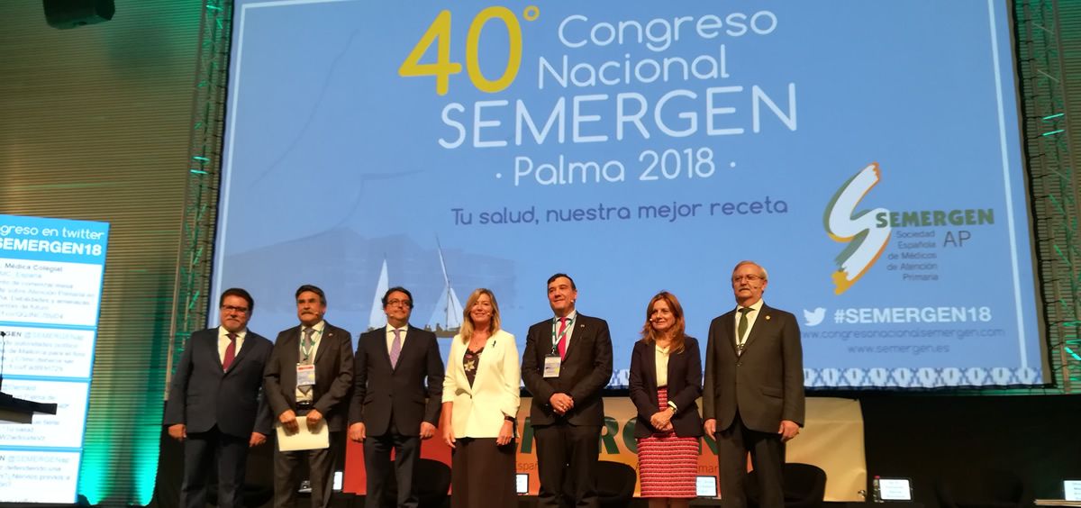 Los consejeros de Sanidad y Salud de Extremadura, Andalucía y Baleares, junto a los presidentes de la OMC, SEMERGEN y del Comité Organizador del 40º Congreso Nacional