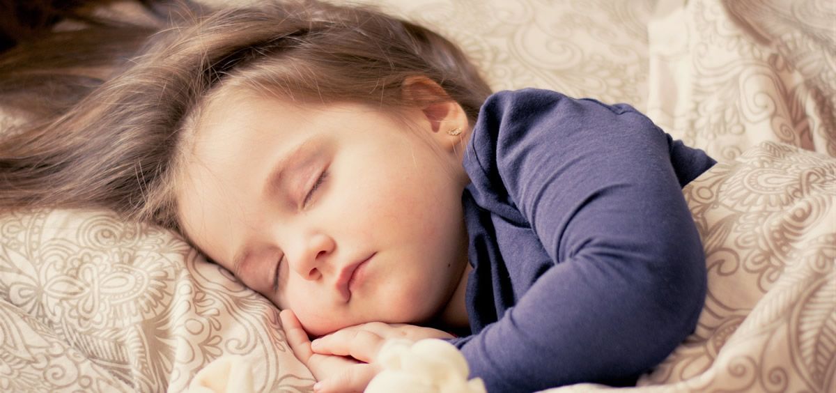 Los niños mayores de cinco años que se haga pis en la cama deben acudir al pediatra