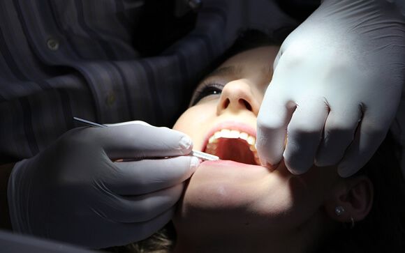 Las pseudociencias llegan a la consulta del dentista: regenerar muelas con la mente