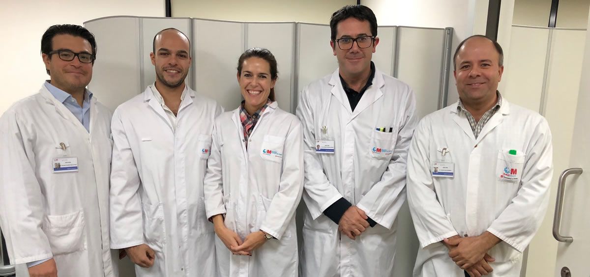 El doctor Herández Sánchez, segundo por la derecha, con el resto del equipo del Servicio de Urología del Hospital General de Villalba