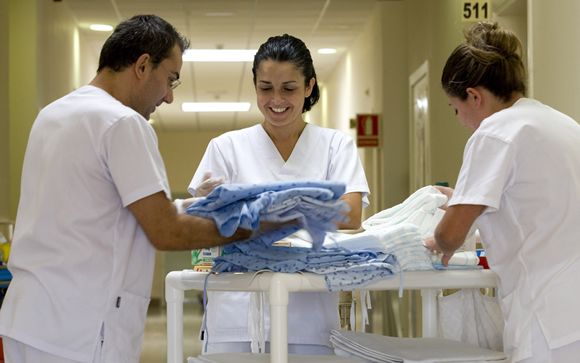La Enfermería acumula 10 días al año de trabajo fuera de horario y sin remunerar