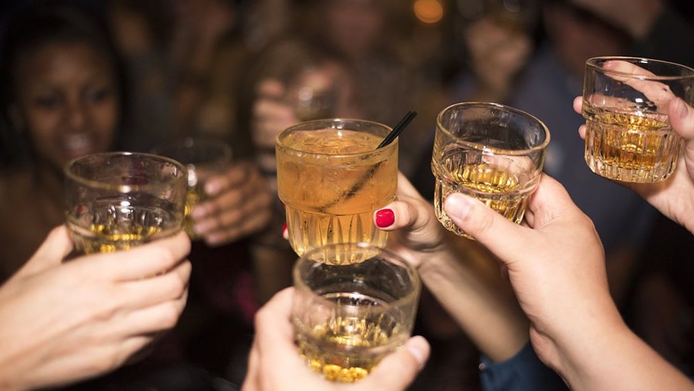 Los anuncios pro alcohol en facebook aumentan el deseo de beber