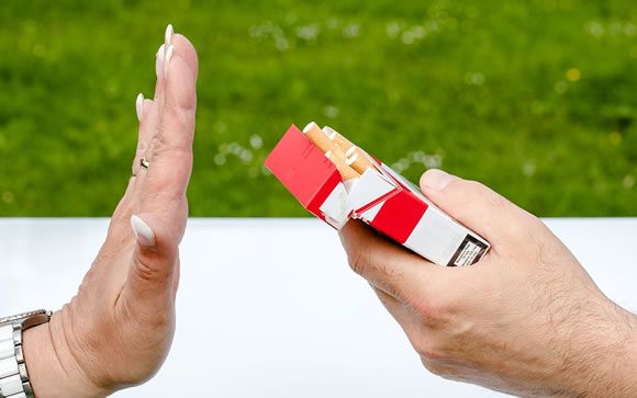 Seis hospitales reciben la Credencial Oro por su labor frente al tabaquismo
