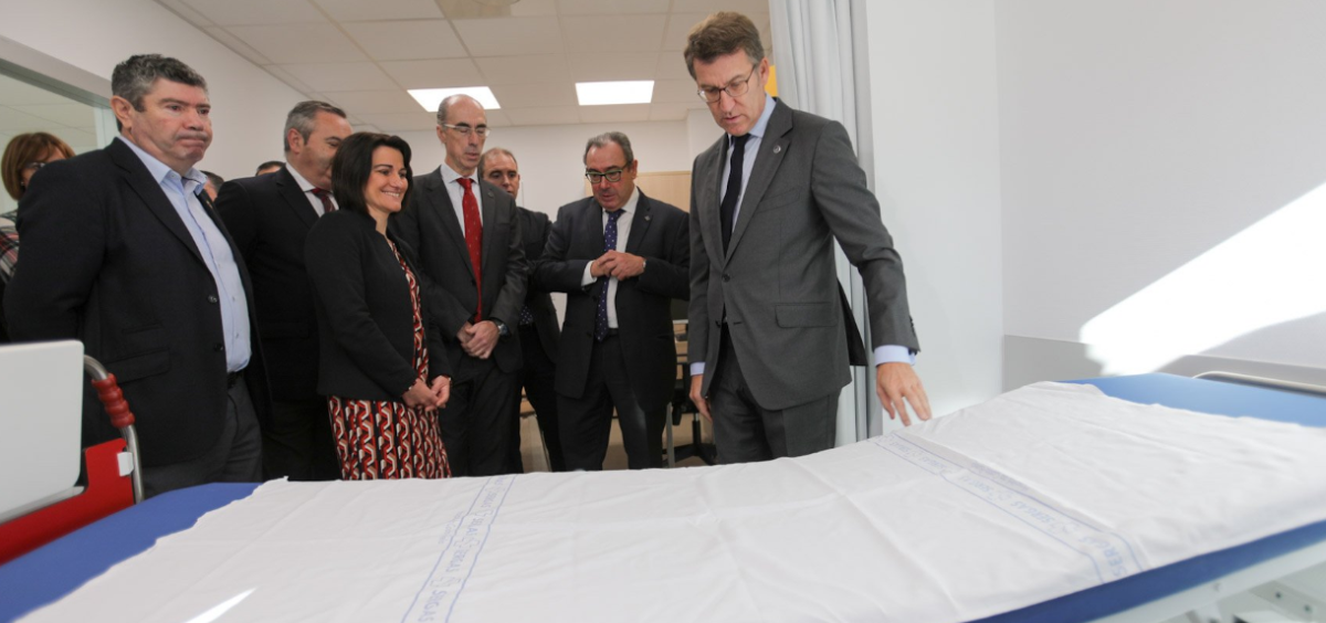 Alberto Núñez Feijóo visitando las nuevas instalaciones del Hospital da Mariña