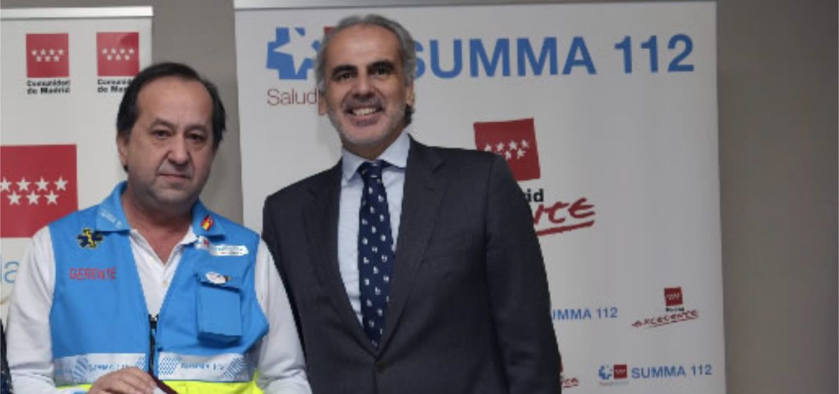 Pablo Busca, gerente del SUMMA 112, y Enrique Ruiz Escudero, consejero de Sanidad de la Comunidad de Madrid