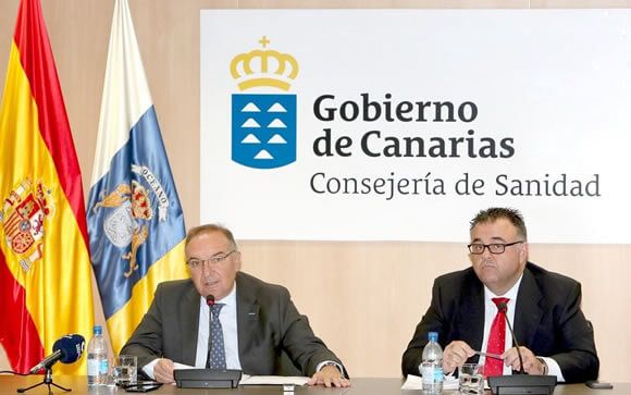José Manuel Baltar, consejero de Sanidad de Canarias, junto a Conrado Domínguez, director del SCS.