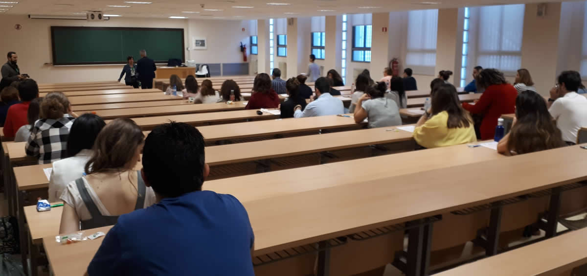 Estudiantes de Medicina de la Universidad de Salamanca han mostrado su descontento por la modificación de la nueva normativa de matrícula y por un plan de estudios "nefasto".