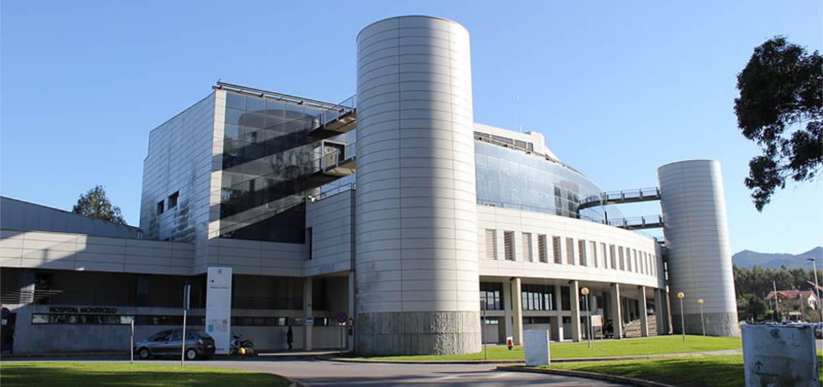 Fachada exterior de Hospital Montecelo en Pontevedra. / Foto: Wikipedia