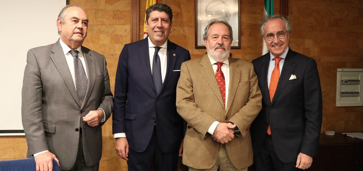 De izquierda a derecha: Juan Manuel Contreras, Manuel Vilches, Alfonso Carmona y Pascual Sánchez, quienes han analizado los retos de futuro