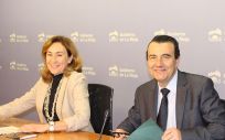 La consejera de salud, María Martín y el director gerente de la Fundación Rioja Salud, Javier Aparicio