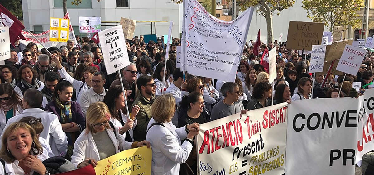 Los profesionales sanitarios de la sanidad concertada de Cataluña mantienen sus protestas.