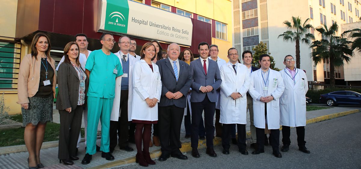 Jesús Aguirre, consejero de Salud y Familias, y Juanma Moreno, presidente andaluz, visitan el Hospital Reina Sofía.