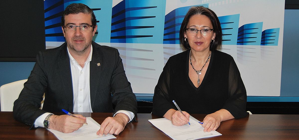 Firma del acuerdo de colaboración entre la EOXI de Vigo y Philips Ibérica